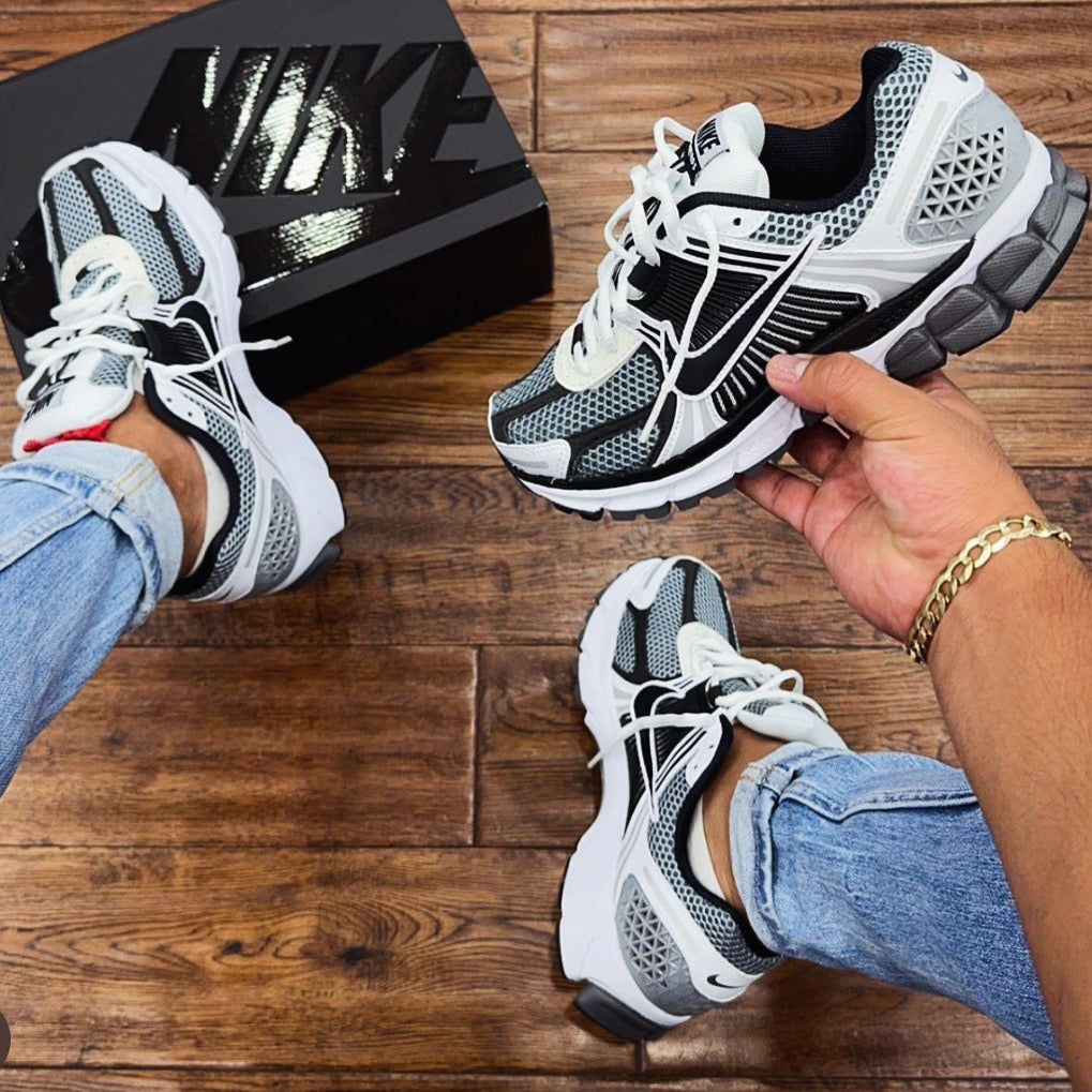 NIKE V MAX PANDA