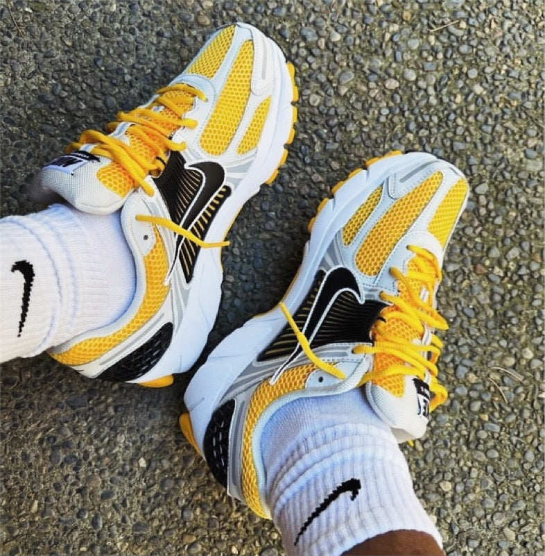 NIKE V MAX WHITE BLACK YELLOW