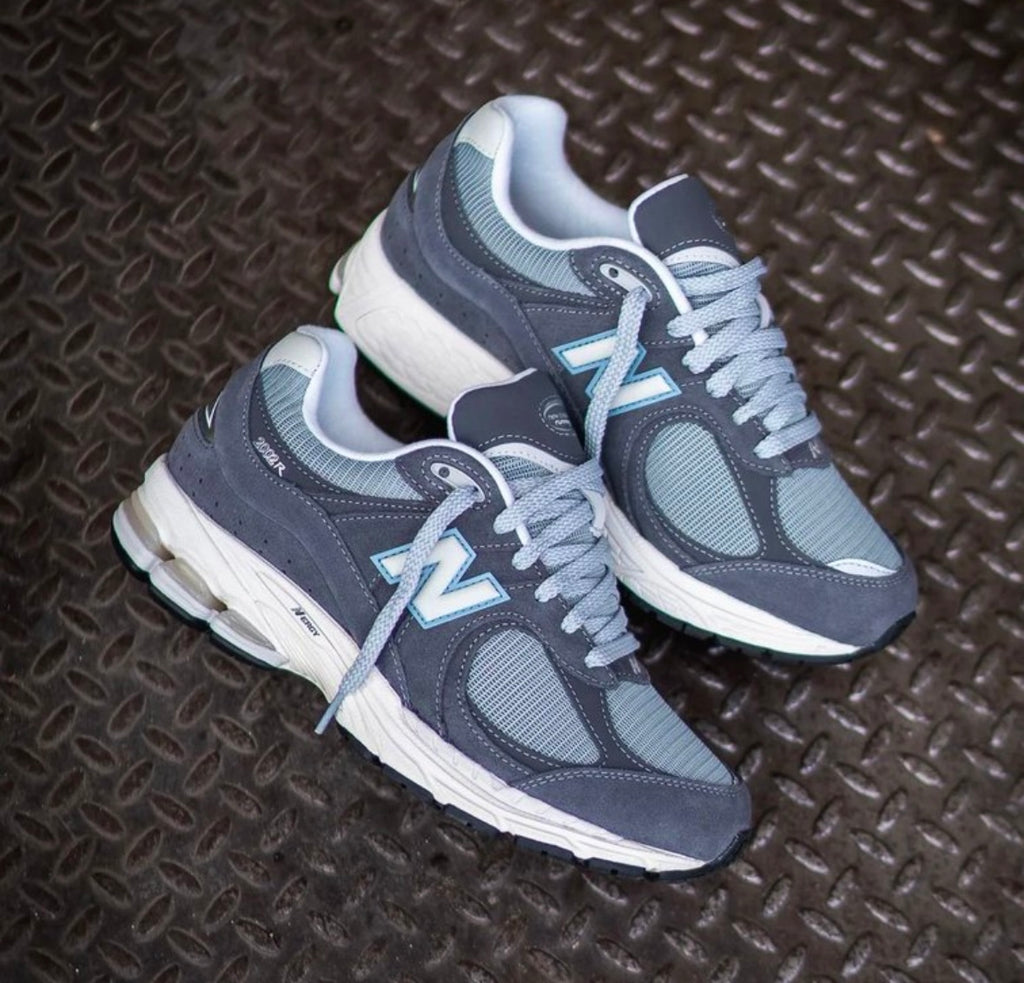 new Ba1an*e 2002 trainers blue sky