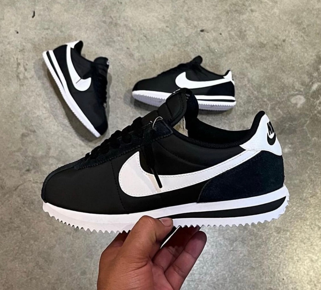 NIKE CORTEZ BLACK WHITE