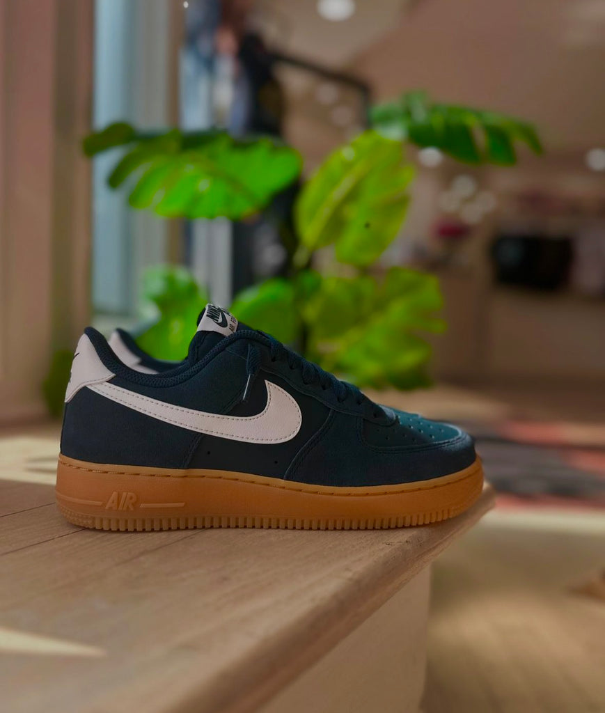 nike air force 1 navy white gum botT0m