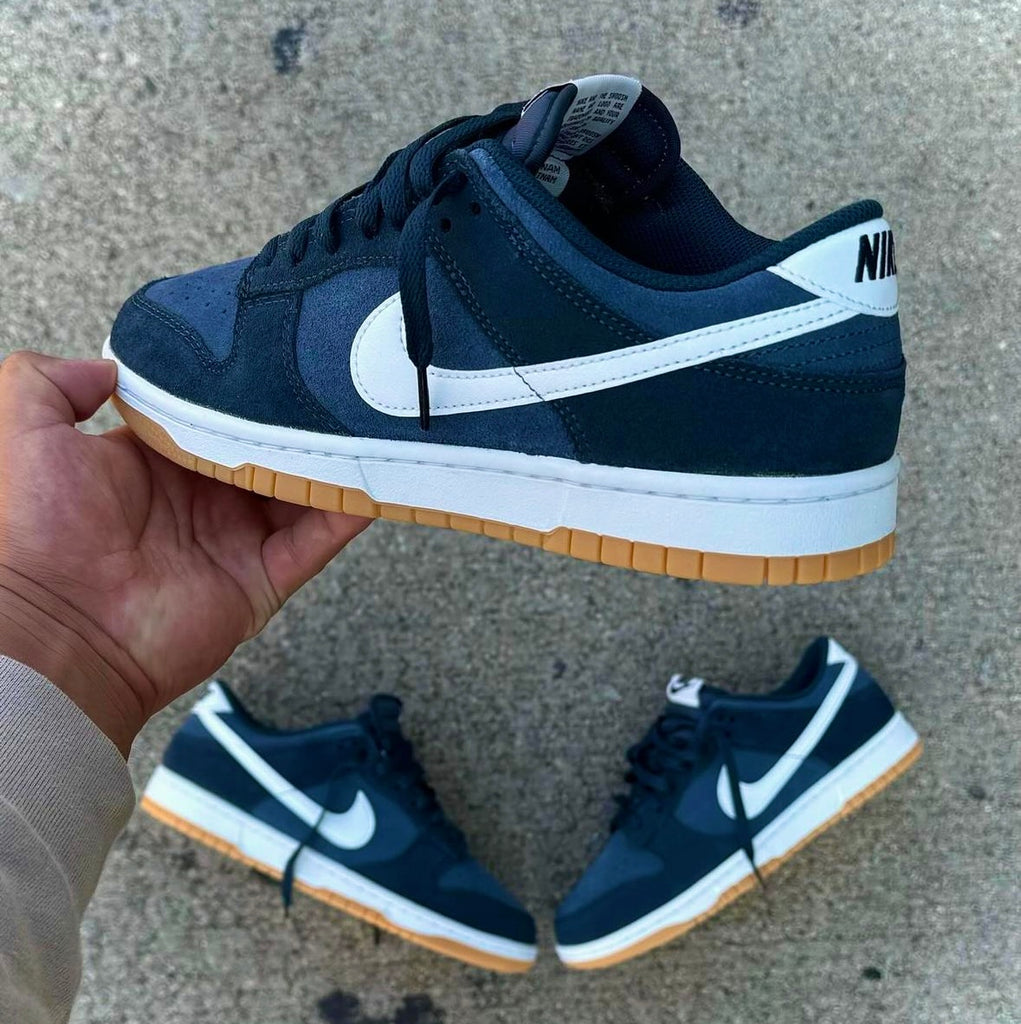 nike dunk low navy white gum botT0m