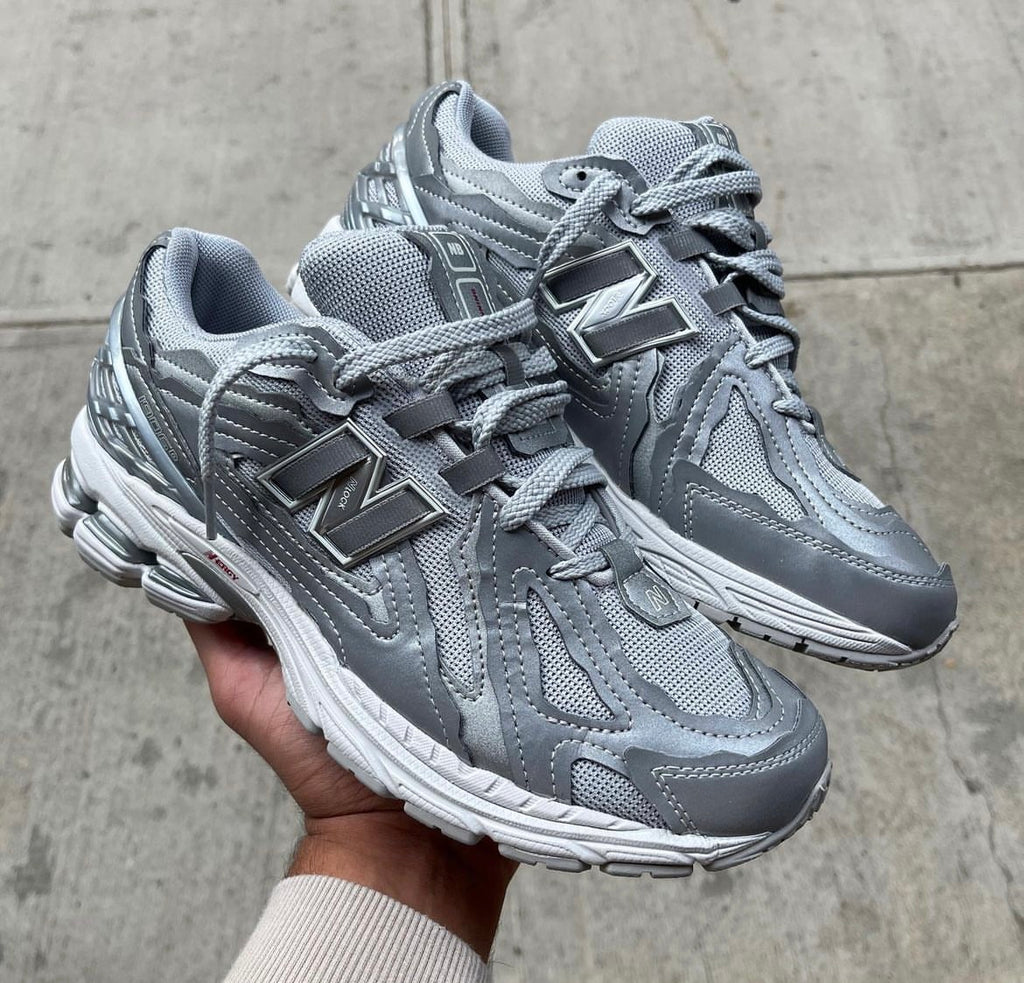 new Ba1an*e 1960 trainers hologram grey