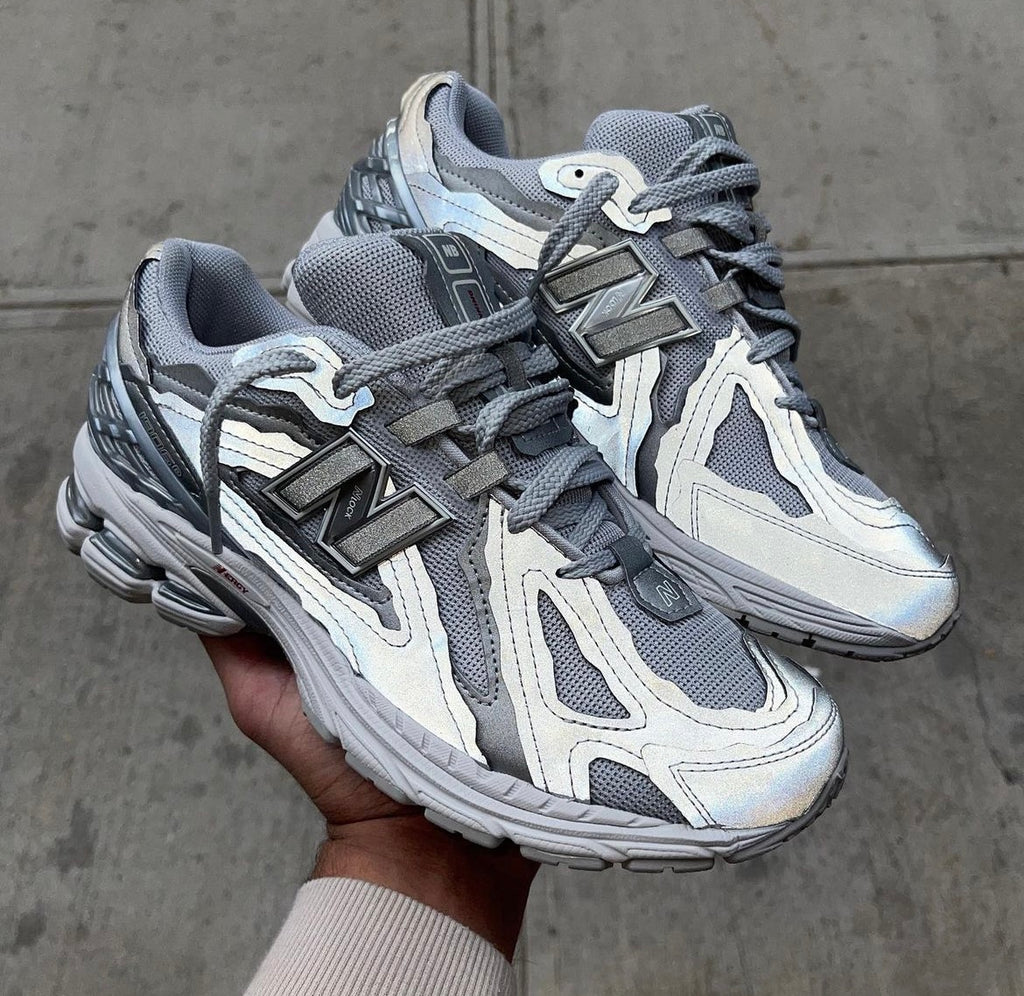 new Ba1an*e 1960 trainers hologram grey