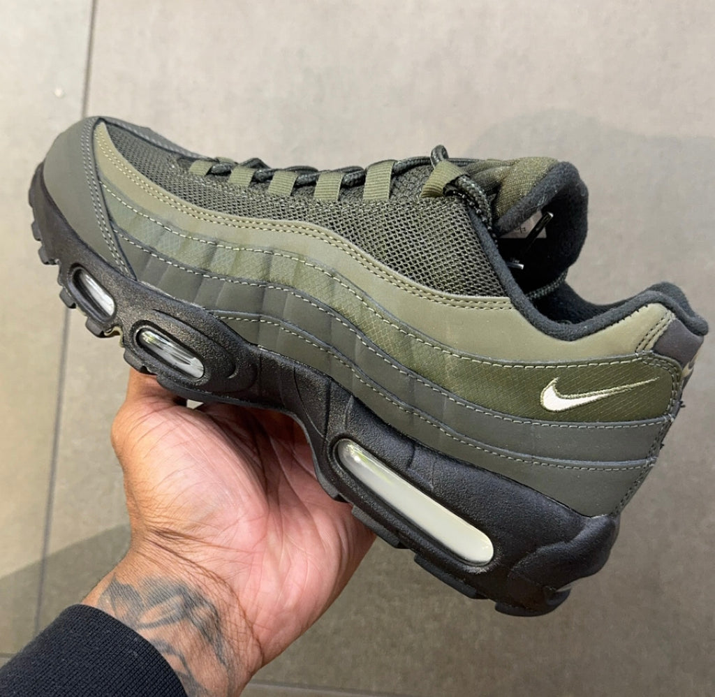 NIKE AIR MAX 95 ARMY GREEN BLACK
