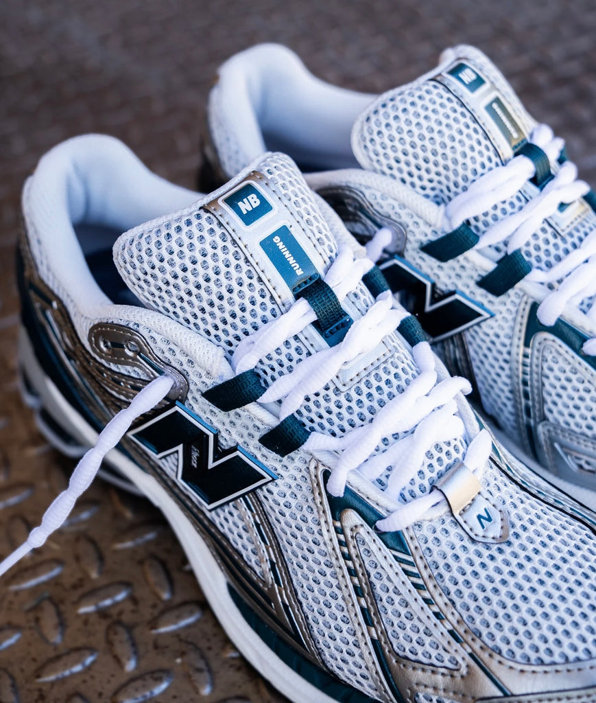 new Ba1an*e 1906 trainers white silver ice blue