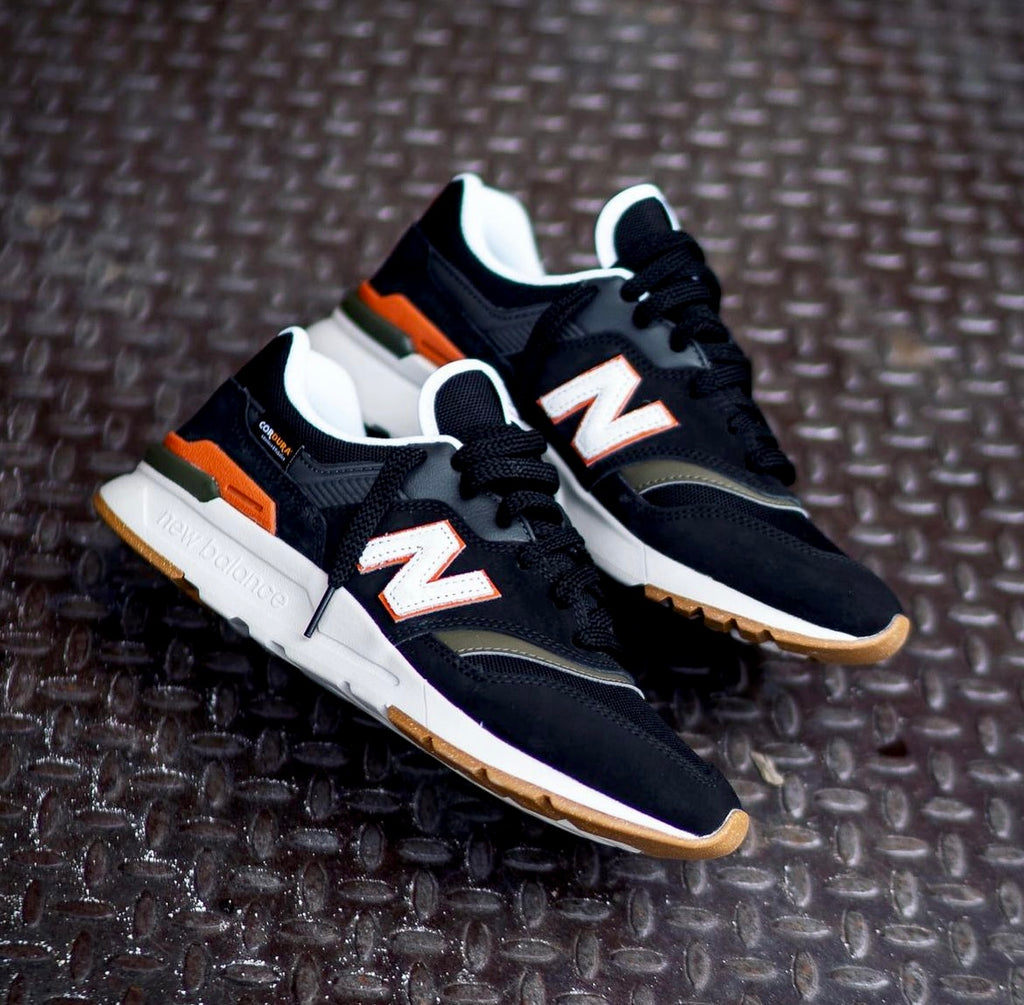 new Ba1an*e trainers black white orange gum bott0m
