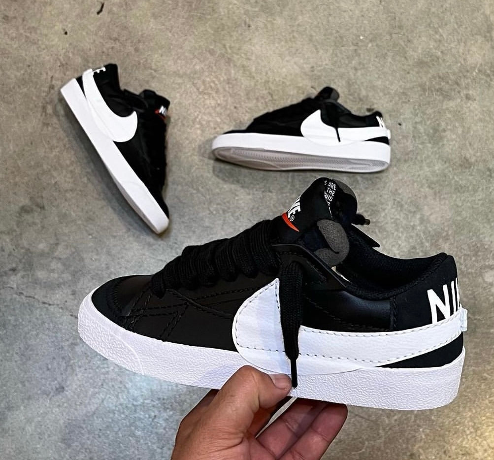 NIKE BLAZER LOW JUMBO BLACK WHITE
