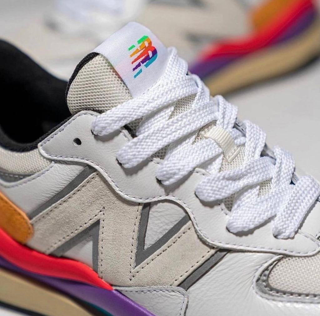 new Ba1an*e trainer white multicolor