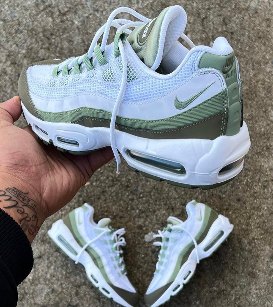 NIKE AIR MAX 95 WHITE ARMY GREEN