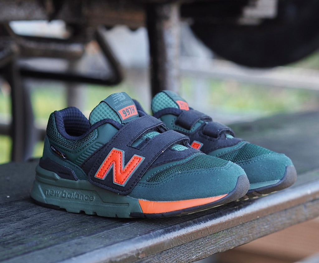 new Ba1an*e trainers forest green orange